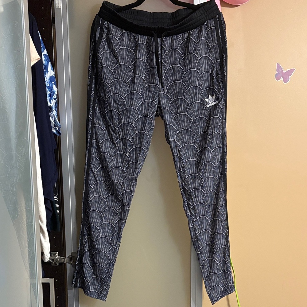 Adidas Women’s Black and White Pattern Sport Athletic Workout Pants Joggers - Picture 1 of 7